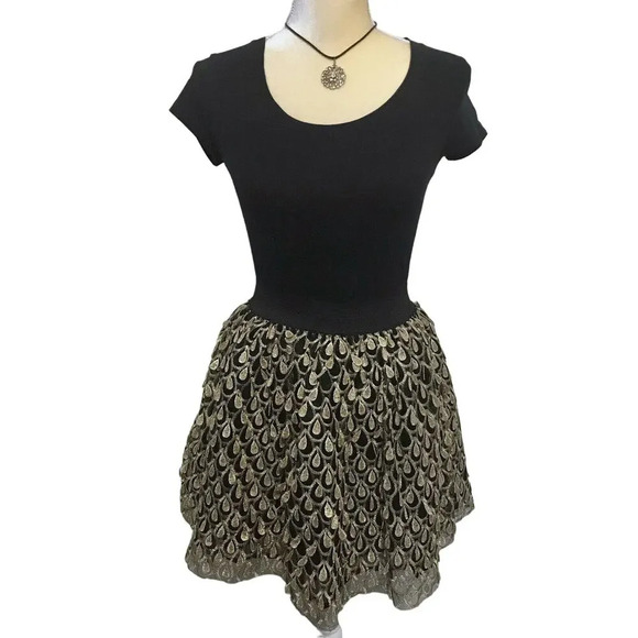 SugarLips NWOT Flare Mini Skirt Juniors/Women Various - Picture 1 of 12